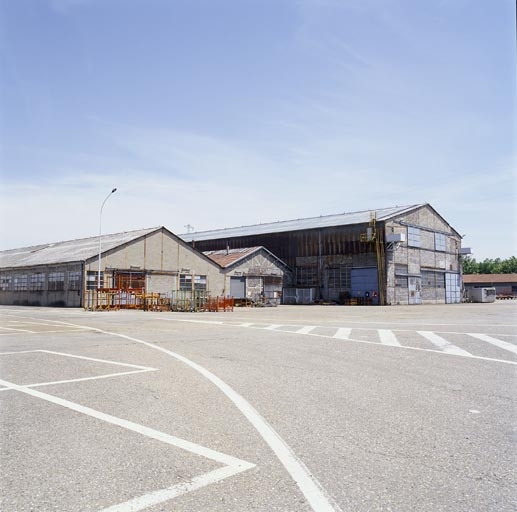 Usine de construction automobile dite Marius Berliet-Vénissieux puis Renault Véhicules Industriels actuellement Renault Trucks et Fonderie de Vénissieux