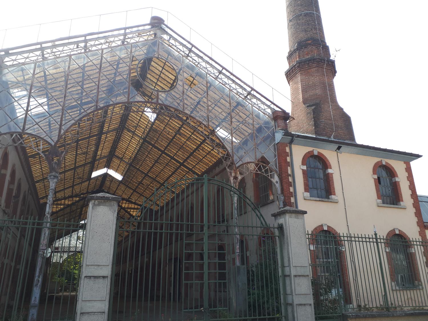 Manufacture de soierie et cité ouvrière Girodon actuellement logement