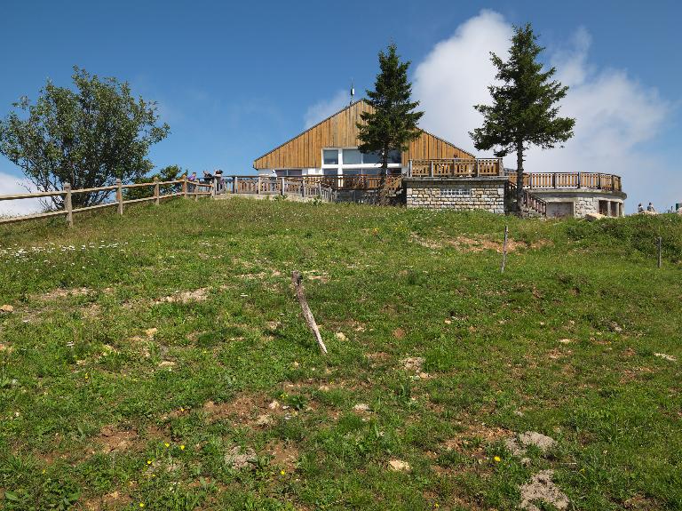 Gare supérieure du téléphérique du Revard et restaurant, actuellement restaurant Les Quatre Vallées et échoppe de souvenirs