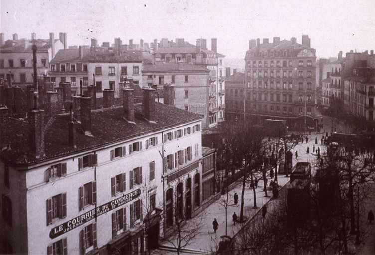 Place Gabriel-Péri, anciennement place du Pont