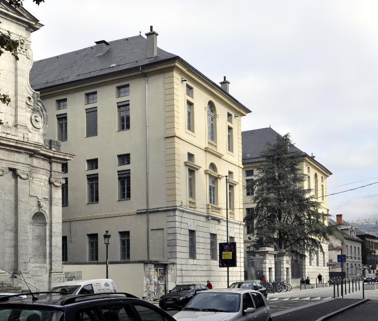 Couvent de la Visitation, puis école secondaire communale, puis collège royal, puis lycée impérial, puis lycée de garçons, actuellement lycée Vaugelas