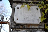 Détail de l'inscription porté au pilastre de l'entrée de la villa Aimée