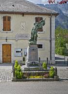 Monument aux morts de la guerre de 1914-1918 : le Poilu mourant en défendant le Drapeau