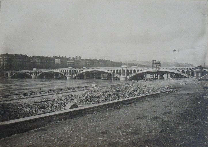 Pont de la Victoire, puis pont routier Wilson