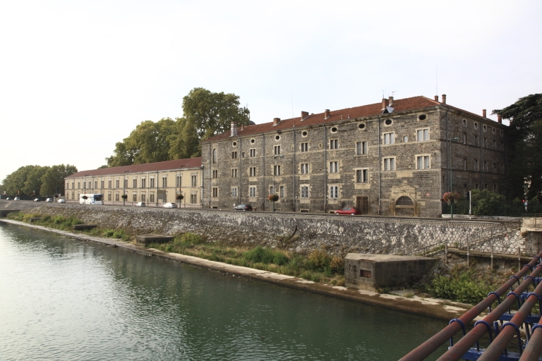 Collège de Tournon, puis école royale militaire, école centrale, collège communal, collège royal, lycée impérial, lycée de garçons, actuellement lycée Gabriel-Faure