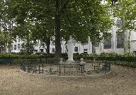 Fontaine : monument à Pierre Dupont