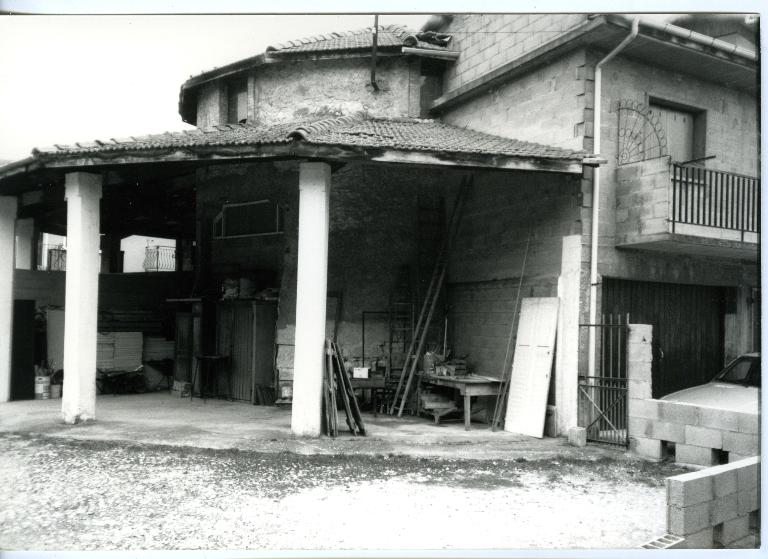 Abattoirs municipaux, puis ateliers municipaux, actuellement maisons et immeubles de logements