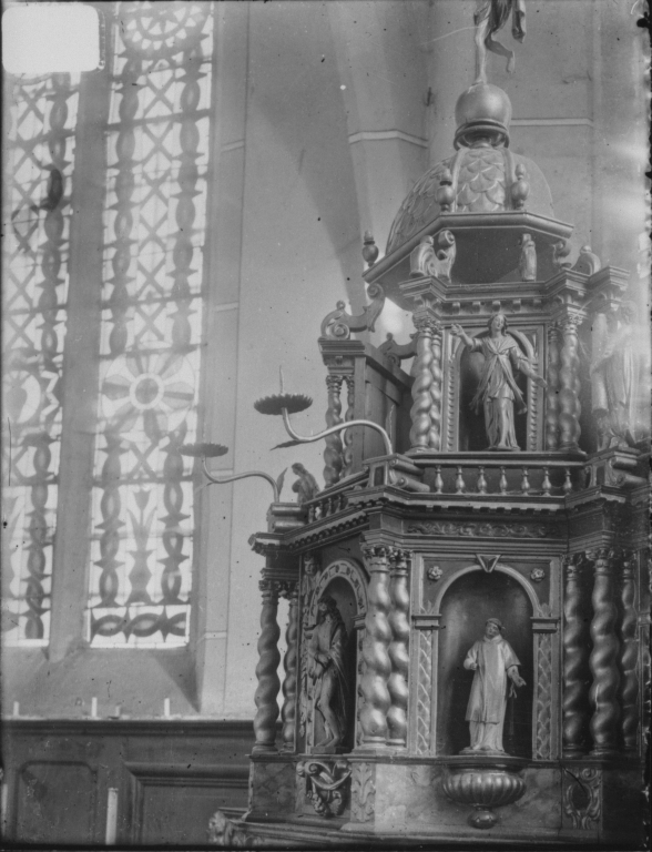 Ensemble du maître-autel, gradins d'autel, tabernacle à ailes et dais d'exposition