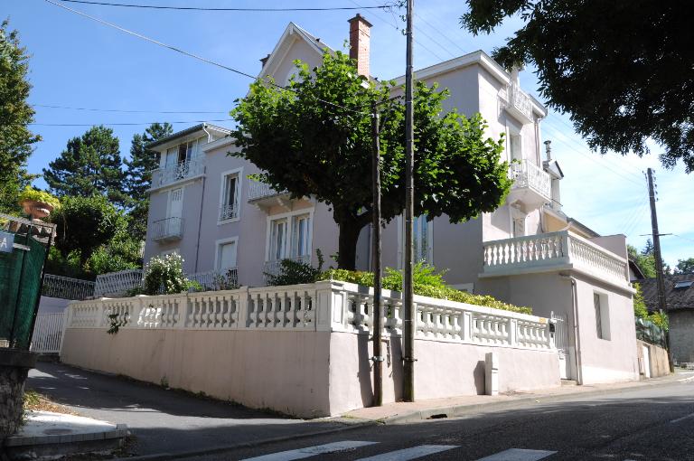 Maison, dite villa, Meublés Bel’Aube