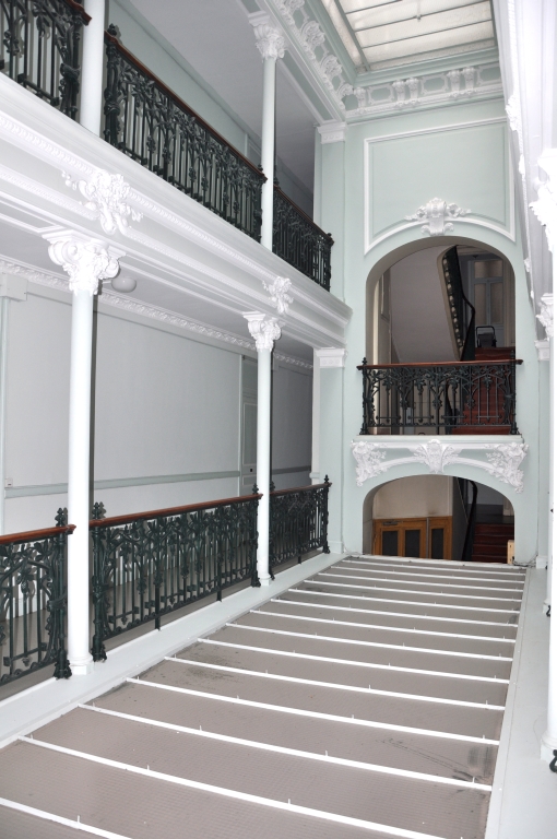 Hôtel de voyageurs, Hôtel du Globe, puis Grand Hôtel de l'Europe, puis Hôtel de l'Europe et Villa Béatrice, actuellement immeuble Europe-Béatrice