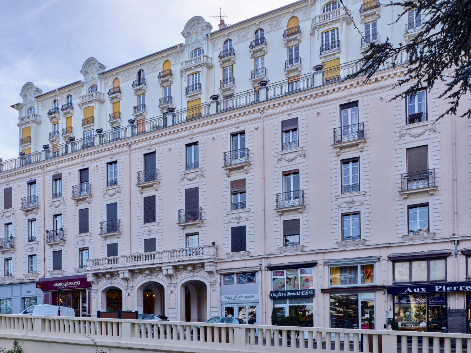 Hôtel de voyageurs dit Royat-Palace actuellement immeuble