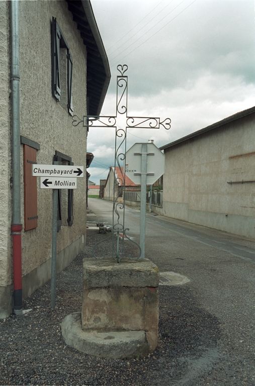 Les croix monumentales du canton de Boën et de la commune de Sail-sous-Couzan