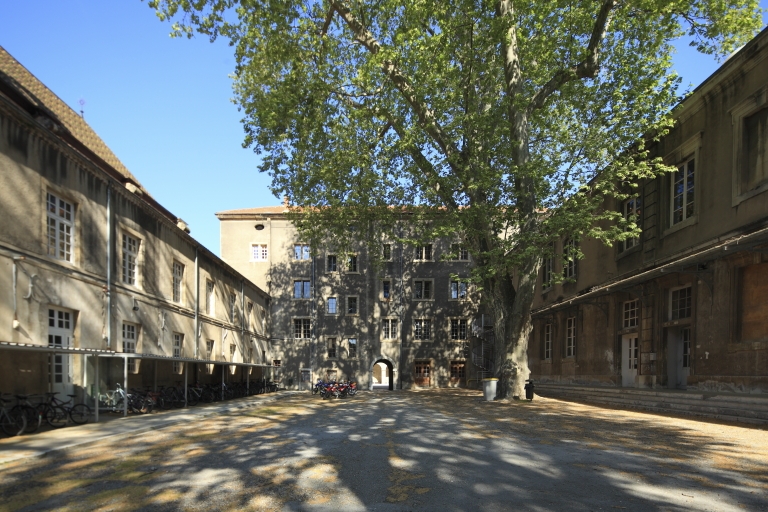 Collège de Tournon, puis école royale militaire, école centrale, collège communal, collège royal, lycée impérial, lycée de garçons, actuellement lycée Gabriel-Faure