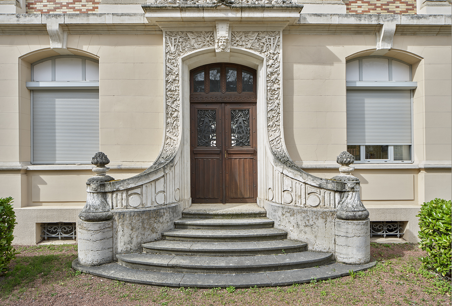 École pratique de commerce et d’industrie, actuellement lycée d’enseignement général, technologique et professionnel, dit cité scolaire Hippolyte Carnot