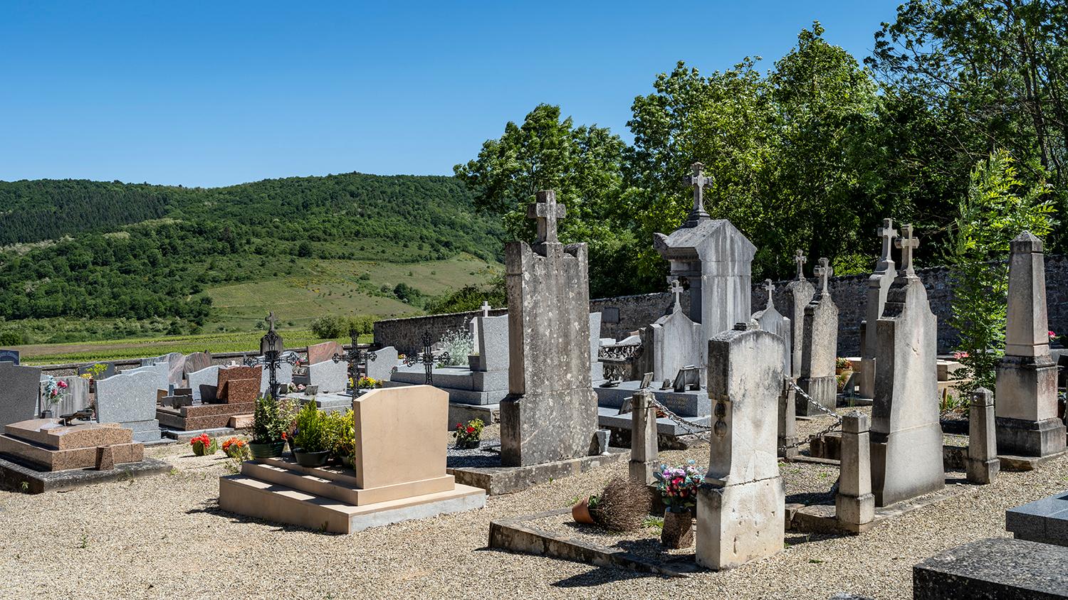 Cimetière d'Emeringes