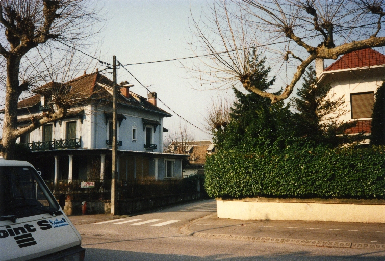 Maison, dite villa Martel ou villa Marcelle, puis villa Edith, puis villa la Pergola, puis villa la Begum