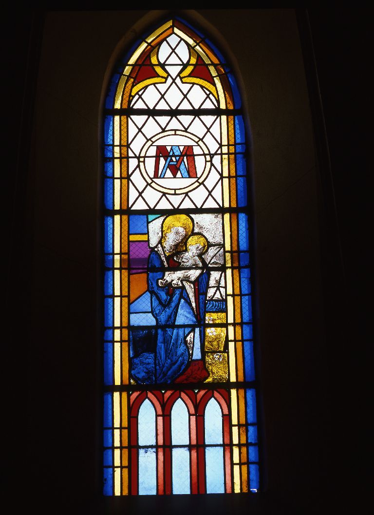 Ensemble de 2 verrières : Vierge à l' Enfant, saint Maurice bénissant (baie 3, 4), verrière à personnages