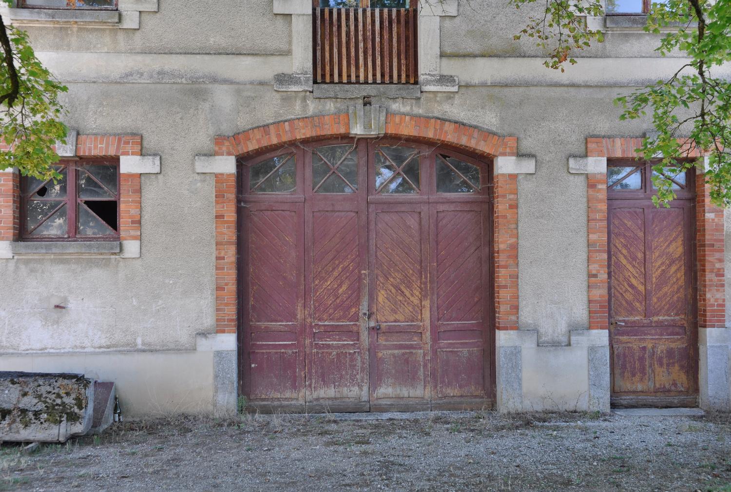 Communs du château de Saint-Maurice-de-Rémens