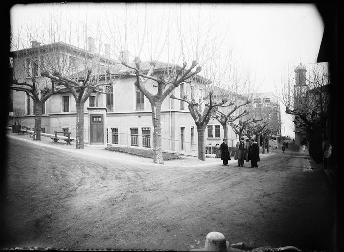 Hôpital et asile d'aliénés dits hospice de l'Antiquaille, puis hôpital Saint-Pothin, actuellement hôpital de l'Antiquaille