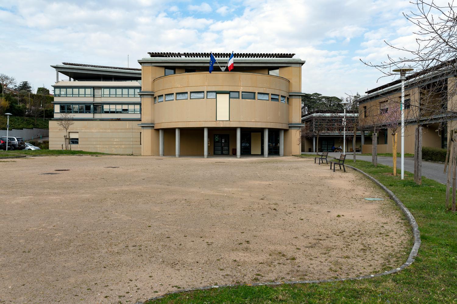 Lycée de Beauregard, actuellement lycée René-Descartes