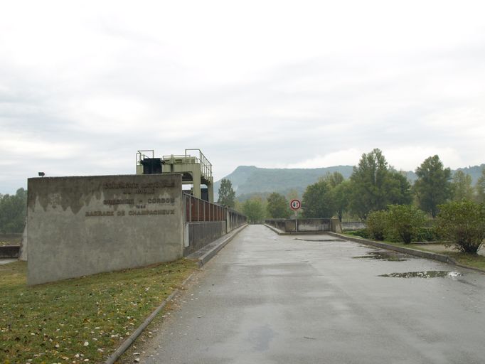 Barrage de retenue de Champagneux ou barrage de retenue de Brenier-Cordon, centrale hydroélectrique ; pont routier