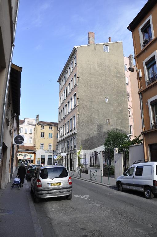 Immeuble-atelier, actuellement immeuble à logements