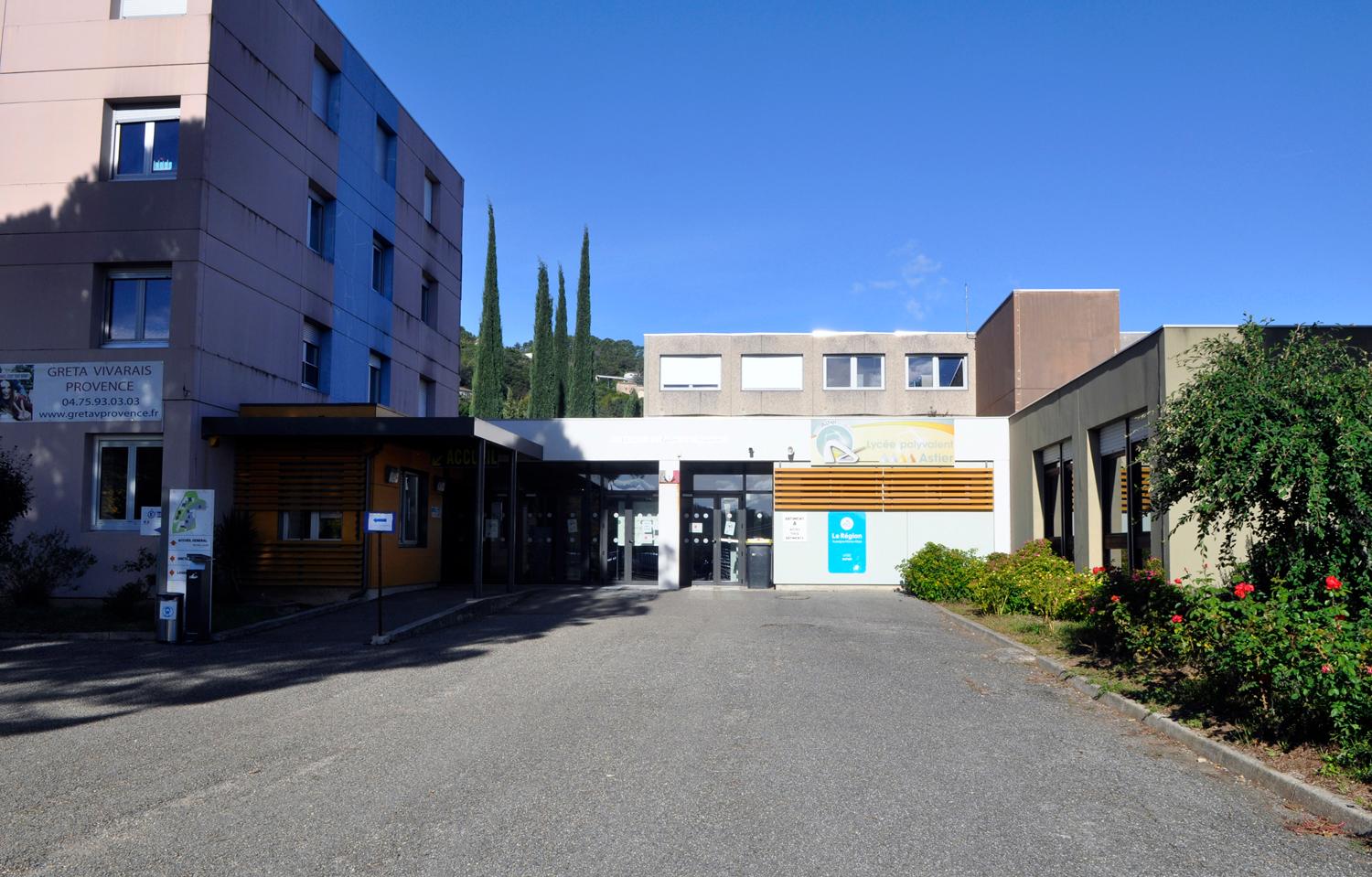 Collège national technique et moderne de garçons, actuellement lycée polyvalent Astier