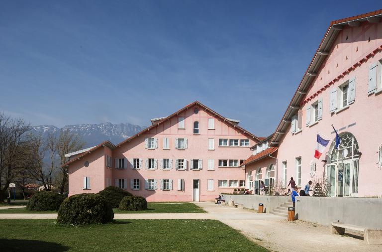 Immeuble à logements, dit phalanstère de la Viscamine puis colonie de vacances, actuellement lycée d’enseignement général Pierre-du-Terrail