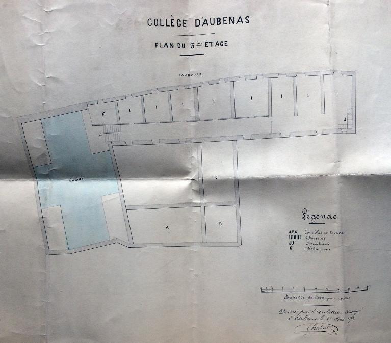 Collège de jésuites d'Aubenas (partiellement détruit), puis école secondaire, puis centre de tri postal, puis commissariat de police, actuellement immeuble à logements