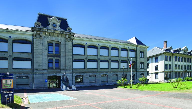 École nationale d'horlogerie, actuellement lycée polyvalent Charles-Poncet