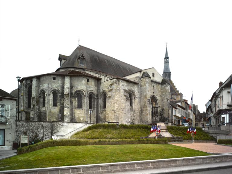 église paroissiale Saint-Pourçain (ancienne priorale)