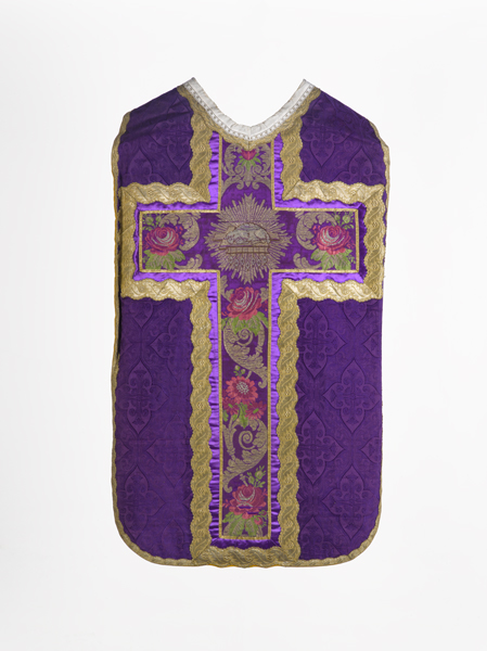 ornement violet : chasuble