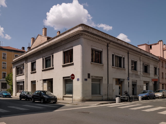 Usine de meubles dite Freixe fabrique de meubles actuellement bibliothèque municipale du 3e arrondissement