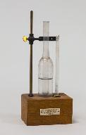 Instrument de mesure des quantités de chaleur : calorimètre à glace de Bunsen