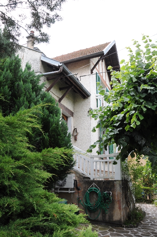 Maison, dite Chante Grillon