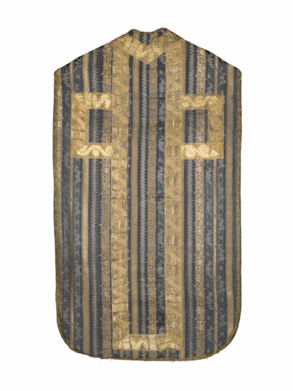 chasuble, étole, manipule (non étudié), voile de calice (non étudié), bourse de corporal (non étudiée) : ornement bleu