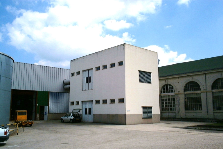 Usine d'armes dite manufacture Royale d'armes de Saint-Etienne puis GIAT Industrie actuellement cité du Design