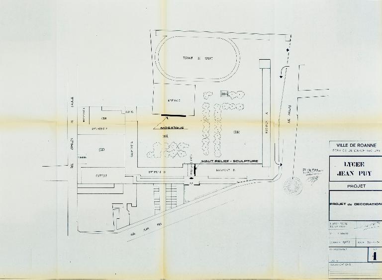 Manoir de Chènevoux, puis collège de jésuites, puis école centrale, puis lycée de garçons, actuellement lycée d'enseignement secondaire Jean-Puy