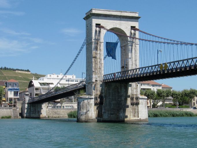 Pont routier, actuellement passerelle Marc Seguin