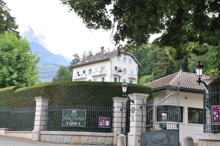 Moulin des Bains puis Hôtel des Bains actuellement logements