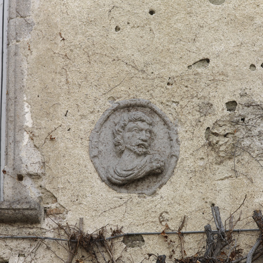 Ensemble de 4 médaillons en bas-relief : bustes de personnages