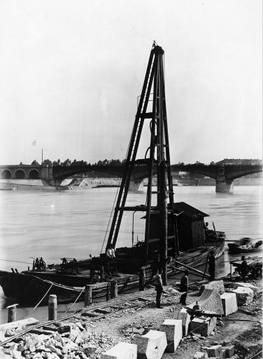 Pont Galliéni, anciennement pont du Midi