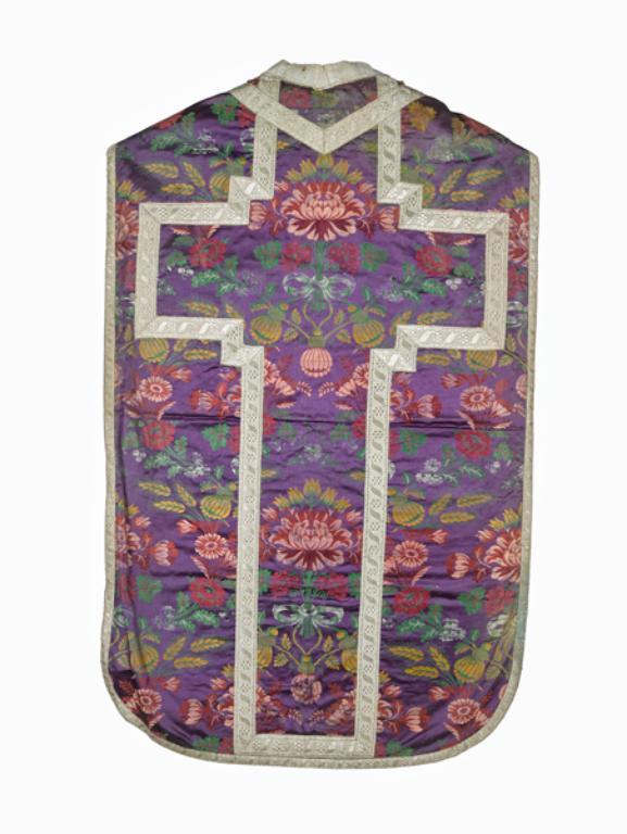 chasuble, étole, manipule, voile de calice, bourse de corporal : ornement violet