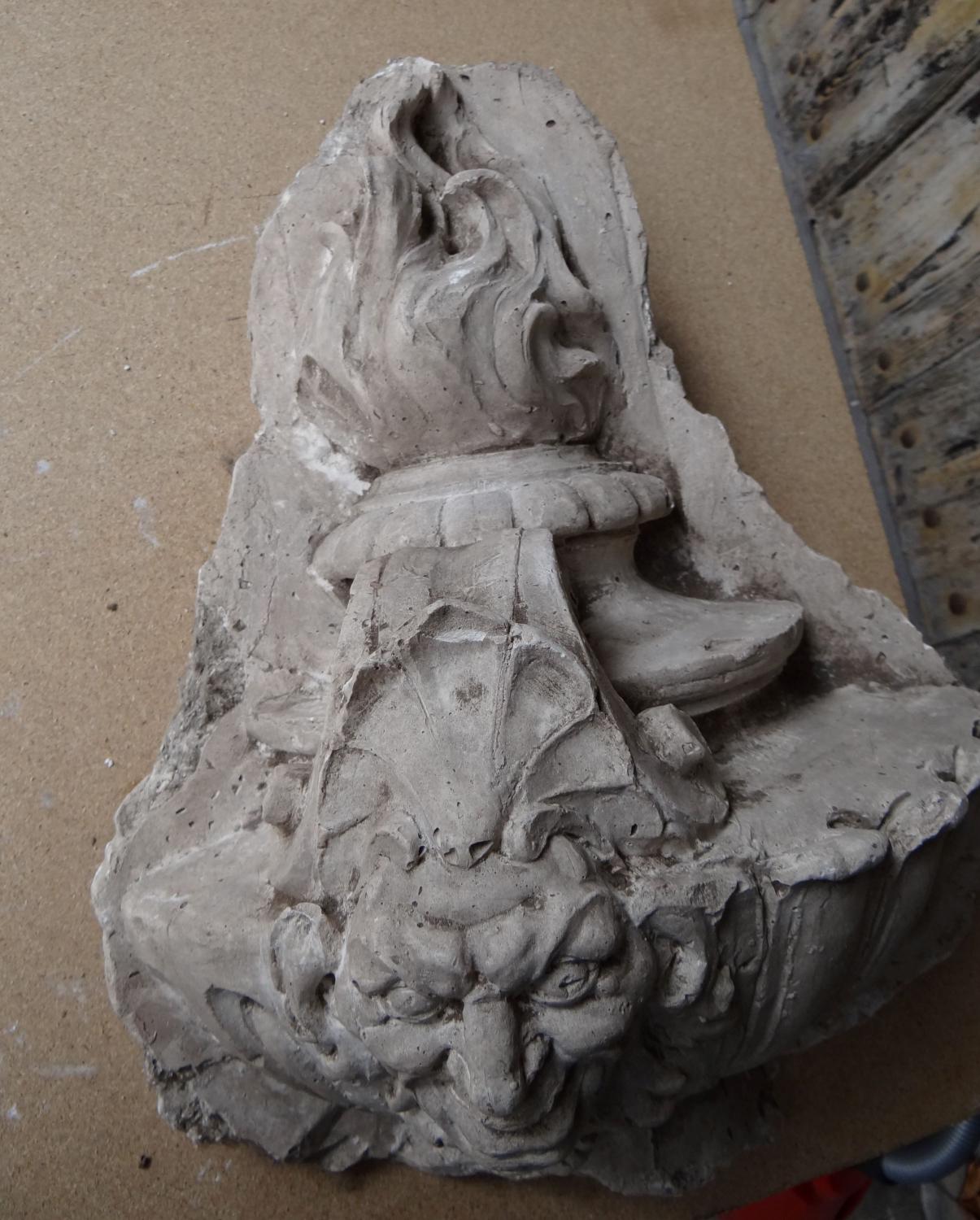 Fragment n°10 d'un ensemble de 18 fragments de maquette de décor d'architecture
