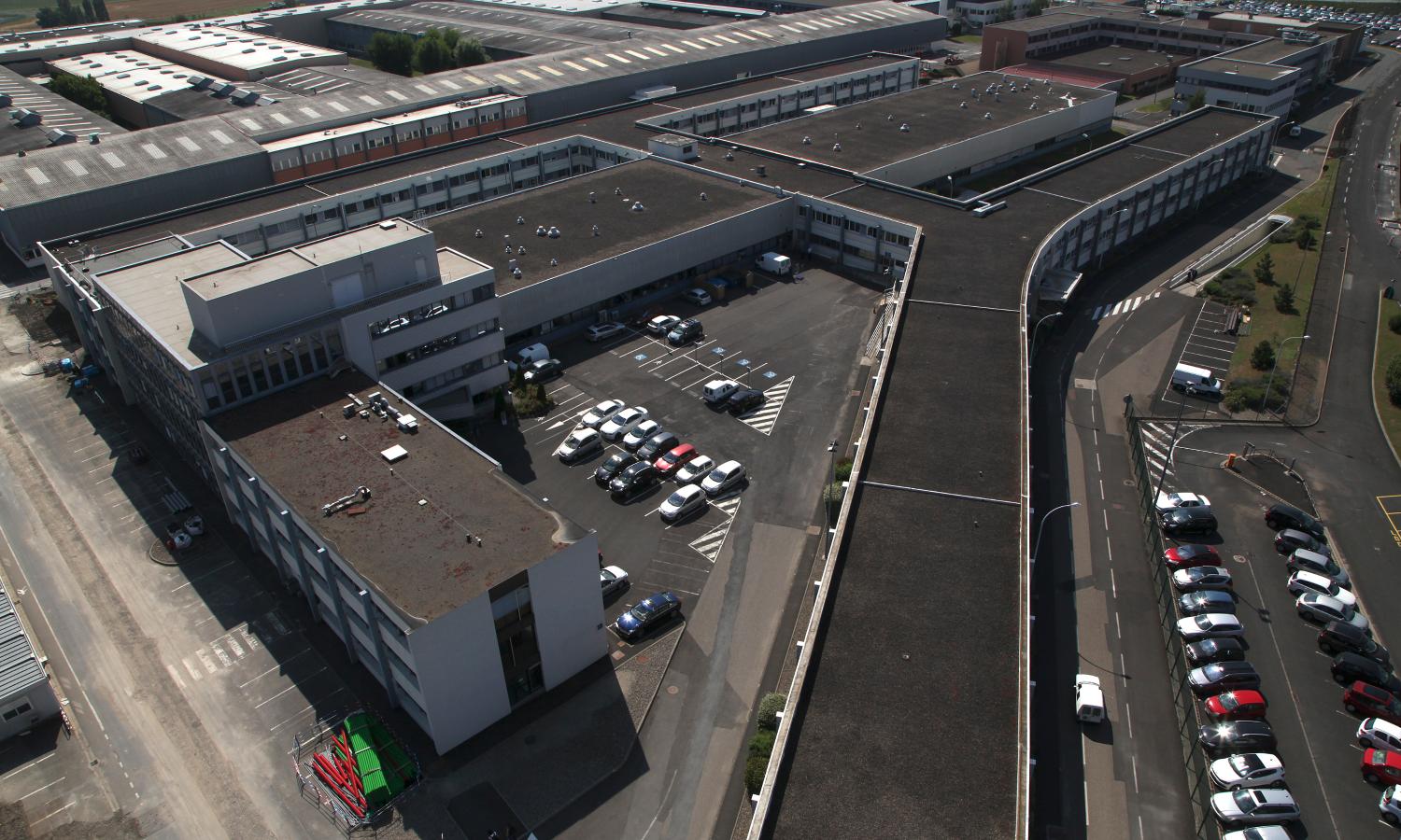 Usine de pneumatiques Michelin, centre d'essais et de recherches de Ladoux. 