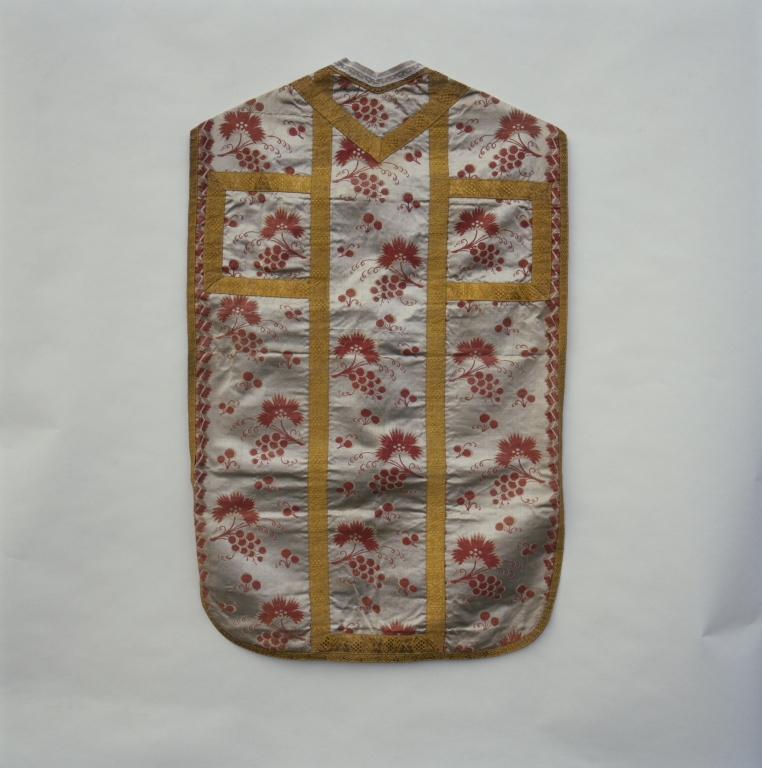 Ornement blanc (n°1) : chasuble, étole, manipule