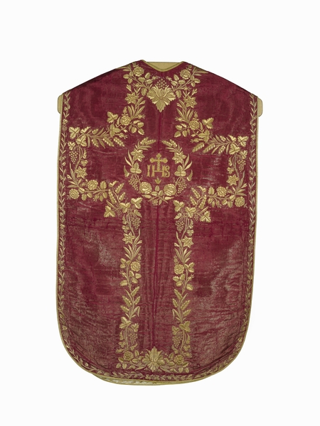 chape, chasuble, étole, étole pastorale, manipule, voile de calice, bourse de corporal, grémial : ornement réversible n°1 : ornement rouge, ornement blanc