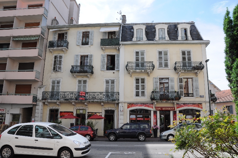 Hôtel de voyageurs, Hôtel du Mont-Blanc, puis Hôtel Lartisien et du Mont-Blanc, puis Grand hôtel du Mont-Blanc et hôtel suisse, actuellement immeuble, dit résidence Le Mont-Blanc