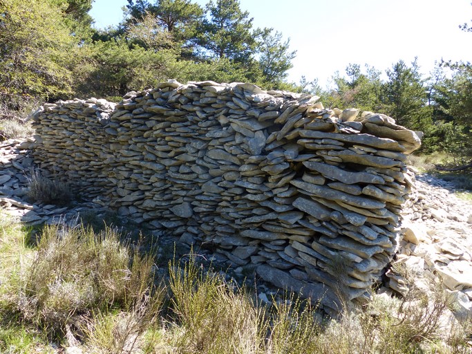 Maçonnerie d'une cabane, quartier de Fontanille.