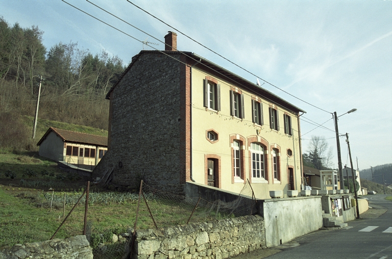 Mairie ; Ecole primaire mixte